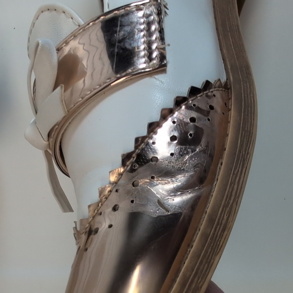 Journee Collection Gloria Women's Loafer (Size 8.5) Rose Gold/White - Picture 10 of 11